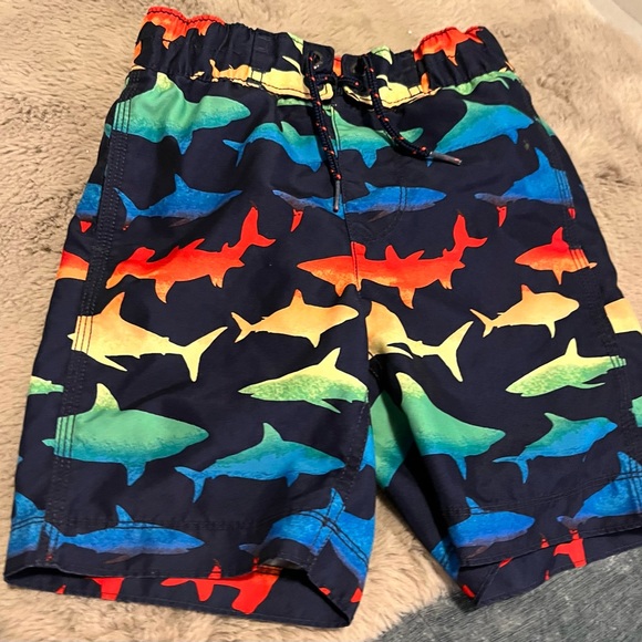 GAP Toddler Boys Swim Trunks - Picture 4 of 4